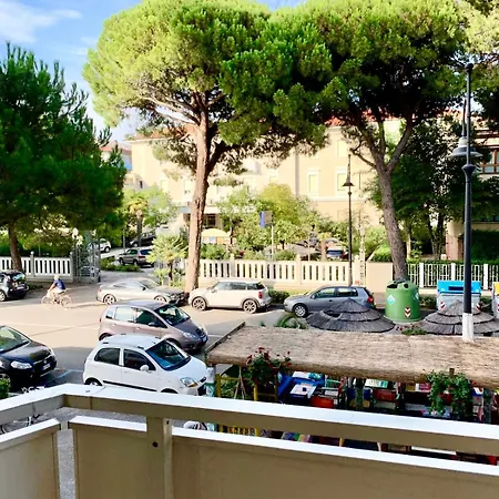 Delizioso Sul Lungomare Carducci *